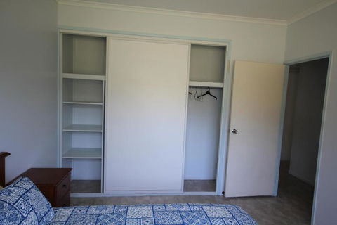 CASTAWAY BEACH HOUSE - Southport Accommodation 5