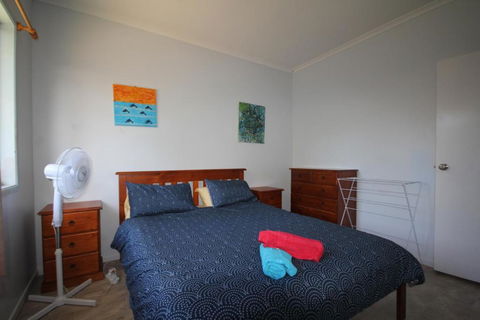 CASTAWAY BEACH HOUSE - Southport Accommodation 1