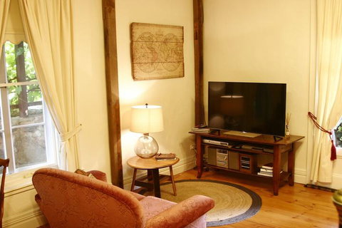 Marananga Cottages - Accommodation Southport 7