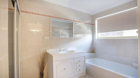 143 Mitchell Pde Magnificent Outlook - Southport Accommodation 6
