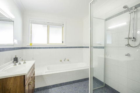 58 Seaview St. Summer Days - Southport Accommodation 4