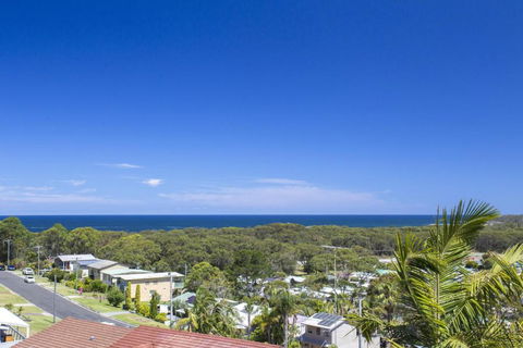 Elevated Views At Burrill Lake 17 Canberra Cres - Southport Accommodation 3