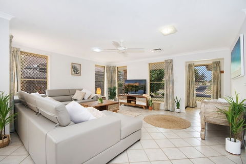 Kailani Beach House - Southport Accommodation 0