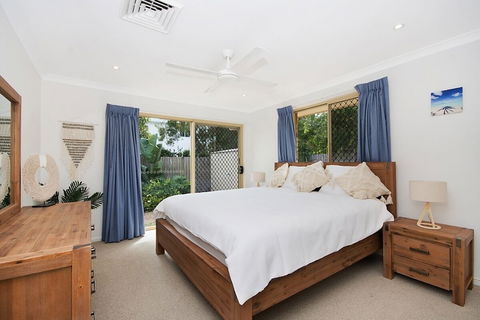 Kailani Beach House - Southport Accommodation 3