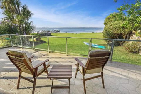 Eagle Point Getaway Waterfront Serenity! - Southport Accommodation 0