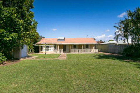 Cozy Family Holiday House - Southport Accommodation 2