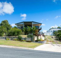 Blue Water Retreat Upstairs  Downstairs - Southport Accommodation