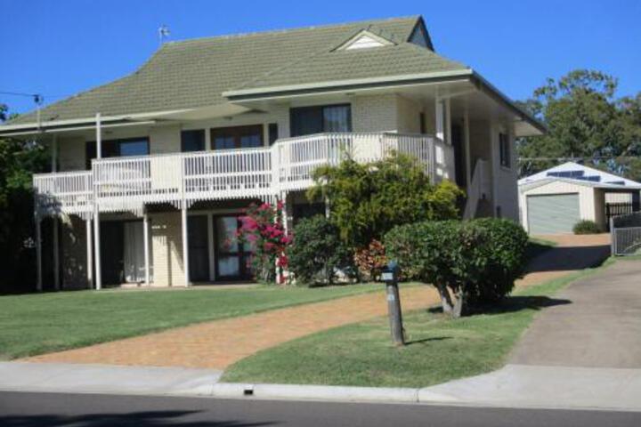 Walliebum ACT Southport Accommodation