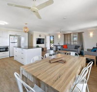 Upstairs  Downstairs 81 Denman Camp Rd - Southport Accommodation