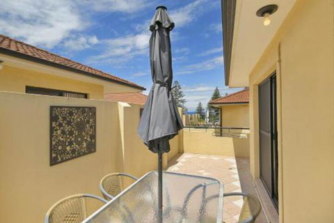 Seychells Toowoon Bay - Southport Accommodation 2
