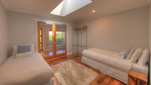 Castaway Cottage - Essentially Tas - Southport Accommodation 3