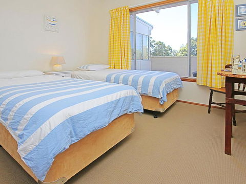 REST ASHORE At MOLLYMOOK - Southport Accommodation 1