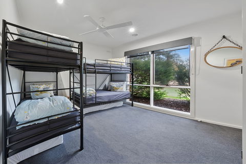 Lakeside Landing - Waterfront - Southport Accommodation 2