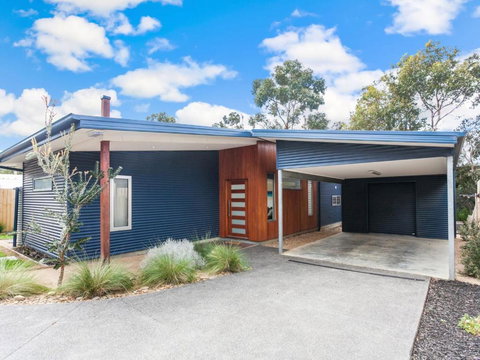 ANGLE By THE SEA Anglesea - Accommodation Southport 4