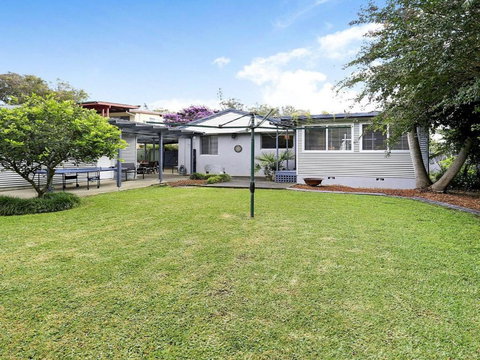 Gone Fishing! Air Conditioned Crisp & Clean - Accommodation Southport 2