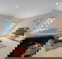 Gorgeous 4BR Home in Point Cook - Accommodation Southport