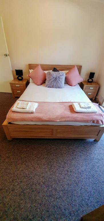 Russell Falls Holiday Cottages - Southport Accommodation 4