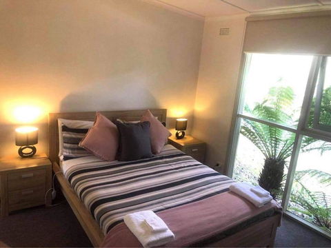 Russell Falls Holiday Cottages - Southport Accommodation 2