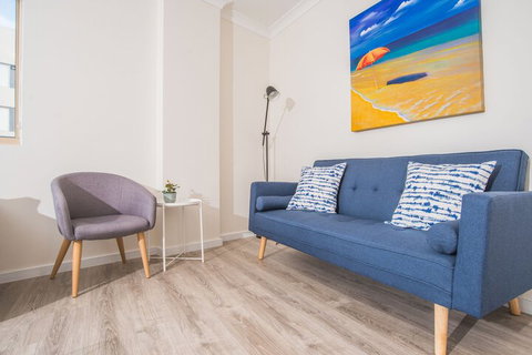 Convenient Rockdale Apartment Next To Station & Beach - Accommodation Southport 5