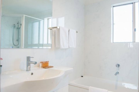 Convenient Rockdale Apartment Next To Station & Beach - Accommodation Southport 7