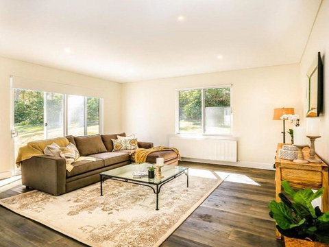 Amaroo Modern Luxurious & Chic - Accommodation Southport 5