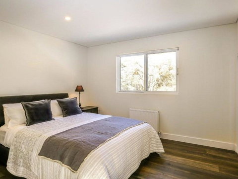 Amaroo Modern Luxurious & Chic - Accommodation Southport 1