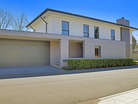 Arum 4 Heritage Park Contemporary & Timeless - Accommodation Southport 7