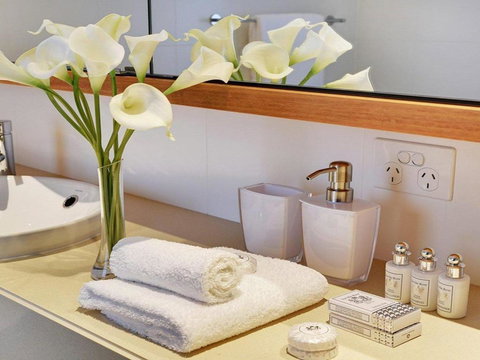 Arum 4 Heritage Park Contemporary & Timeless - Accommodation Southport 6