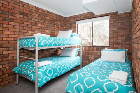 Beachside Getaway - Southport Accommodation 6