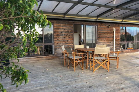 HIDDEN HAVEN Binalong Bay - Southport Accommodation 3