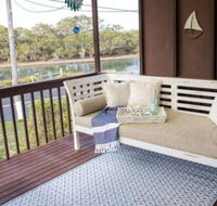 Kookas Nest waterfront home tranquil setting - Southport Accommodation