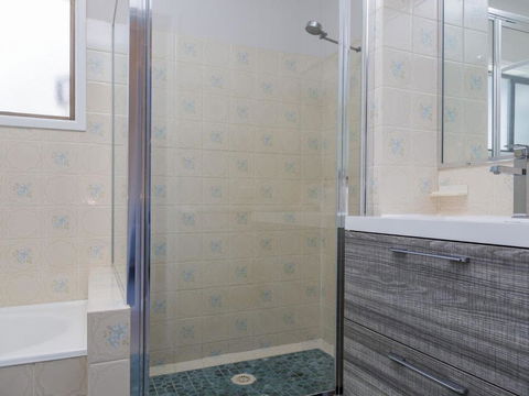 235 Mitchell Parade Mollymook - Southport Accommodation 5