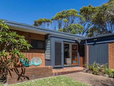 235 Mitchell Parade Mollymook - Southport Accommodation 6
