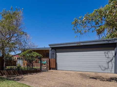 235 Mitchell Parade Mollymook - Southport Accommodation 2