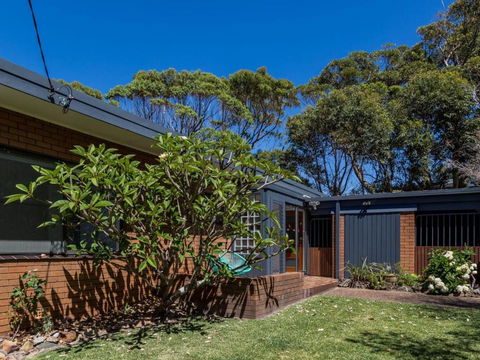 235 Mitchell Parade Mollymook - Southport Accommodation 1