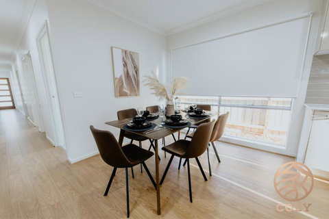 118 Refreshing 3BR Werribee Family House - Accommodation Southport 5