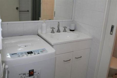 VILLA MANYANA 7 - Southport Accommodation 3