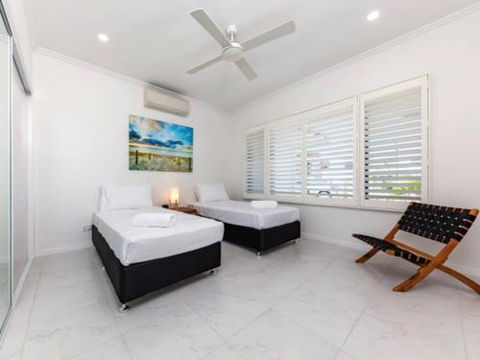 CANOPY HOUSE At PALM COVE - Southport Accommodation 6