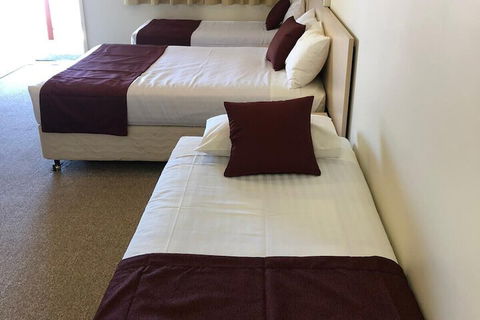 Overlander Motor Lodge - Southport Accommodation 6