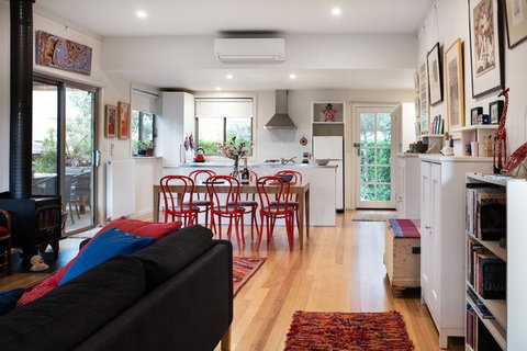 Giraffe Manor - Accommodation Southport 4