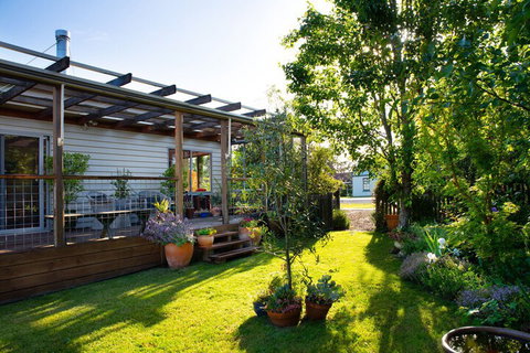 Giraffe Manor - Accommodation Southport 7