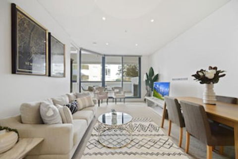 HomeHotel 2Bedroom With Shopping Mall - Southport Accommodation 0