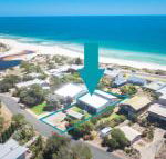 Luxury on Lewis 6 Lewis Road - Accommodation Southport