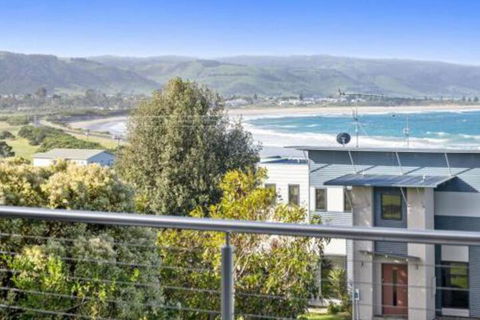 SEA SPECTACULAR Seconds From The Beach! - Southport Accommodation 5