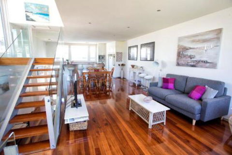 BELLA CASA - Southport Accommodation 0