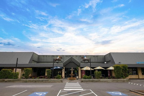 Blacktown Tavern - Accommodation Southport 2