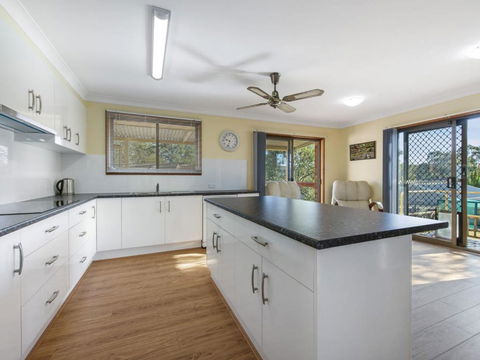 Buckland St. 29 Mollymook - Southport Accommodation 1