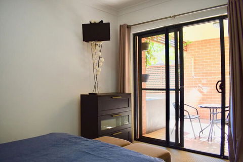 Quiet 1 Bedroom Flat In Concord - Southport Accommodation 6