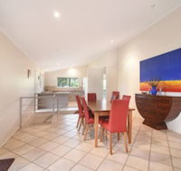 Beach Affair - 10 Callitris Crescent - Southport Accommodation