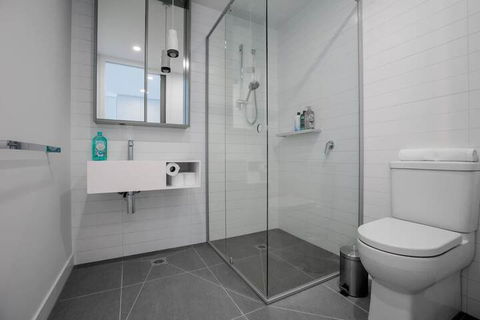 Comfy And Warm Apartment In Parkville - Southport Accommodation 4